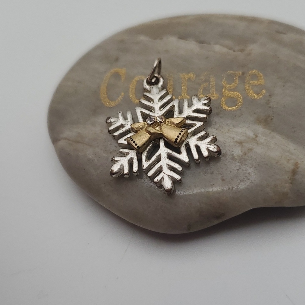Snowflake Bliss‎ Charm angel whisper pendant